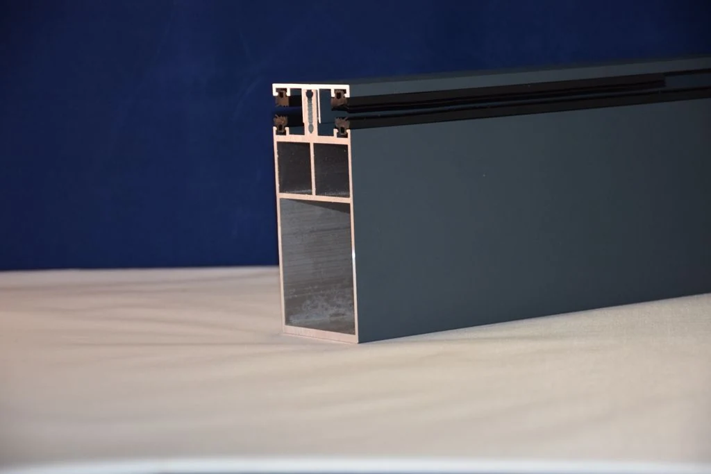 Querschnitt eines Aluminiumprofils für Terrassenüberdachungen